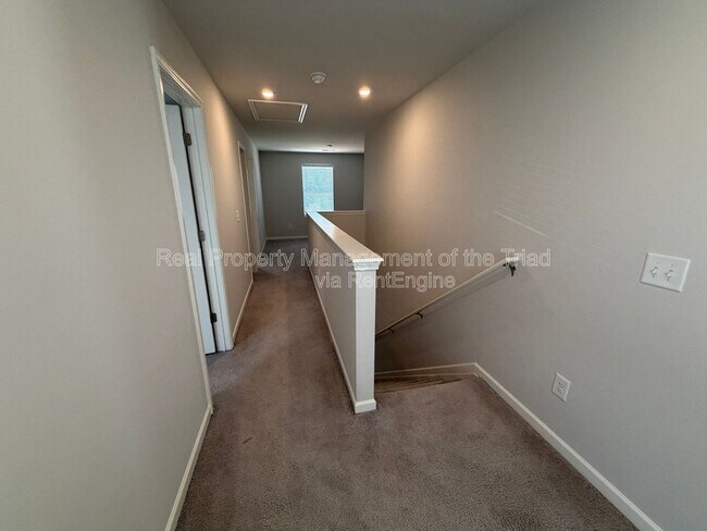 Photo - 4100 Devonwood Ct