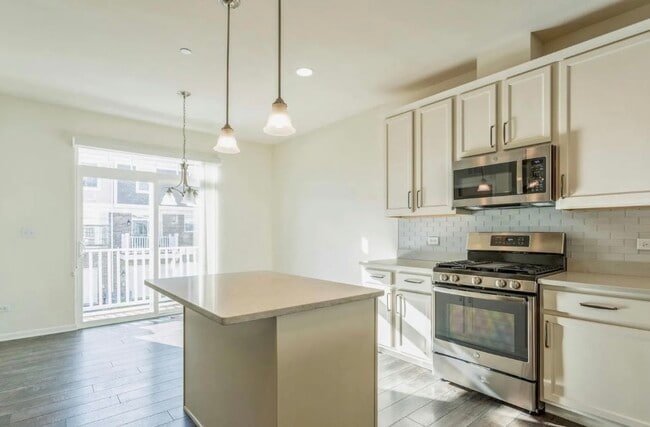 4443 Monroe Ct