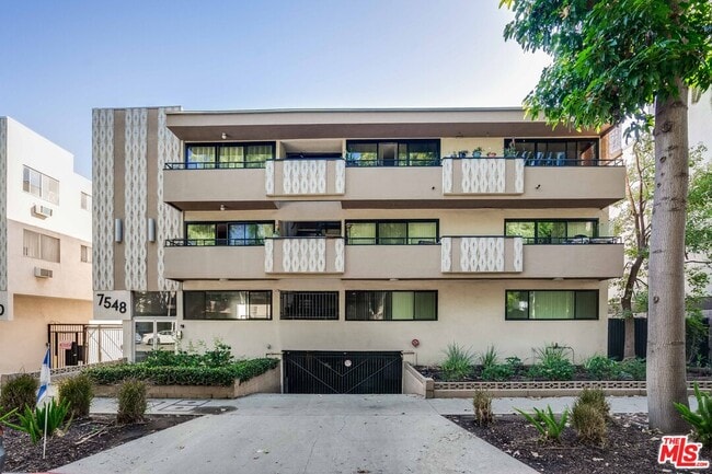Photo - 7548 Hampton Ave Unit 304