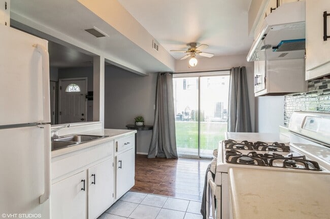 Photo - 329 David Ct Unit B