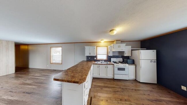 Photo - 124 Delta Ave