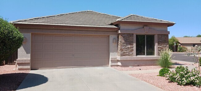 Building Photo - Warm, Inviting 3 Bed / 2 Bath Home in Surp...