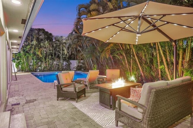 Photo - 2600 N Riverside Dr
