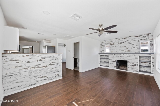 Photo - 330 N 15th St