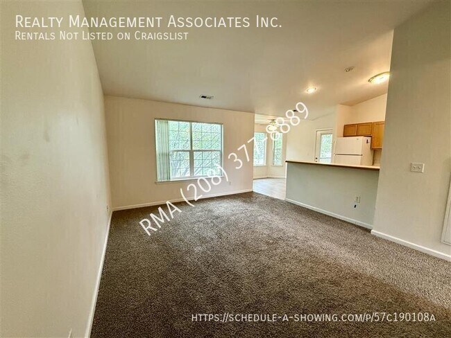 Photo - 10054 W Garverdale Ln Unit 202