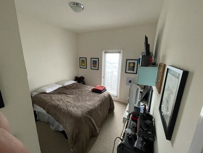 Photo - 637 Peralta Ave