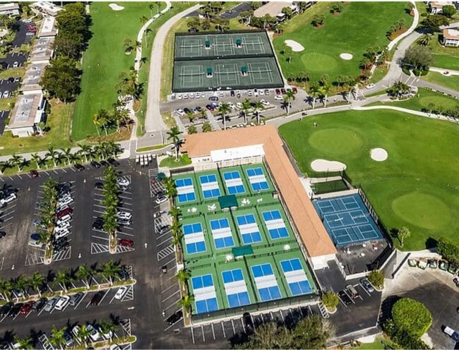 Photo - 215 Palm Dr Unidad 215-2