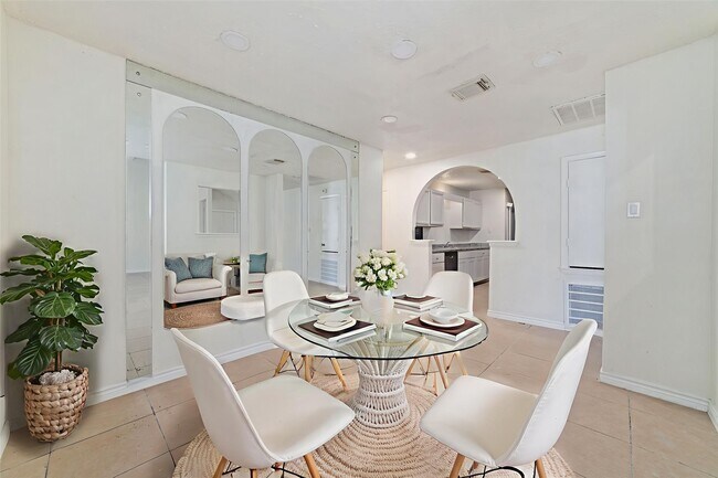 Photo - 5711 Longforest Dr
