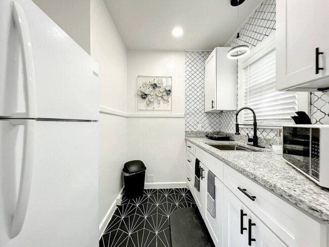 Photo - 1829 Hollenbeck Dr Unit 3