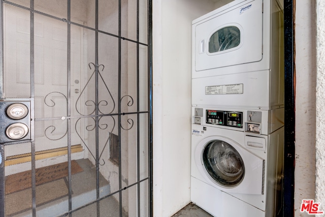 Laundry facility - 1534 North Mariposa Avenue Unit 1534