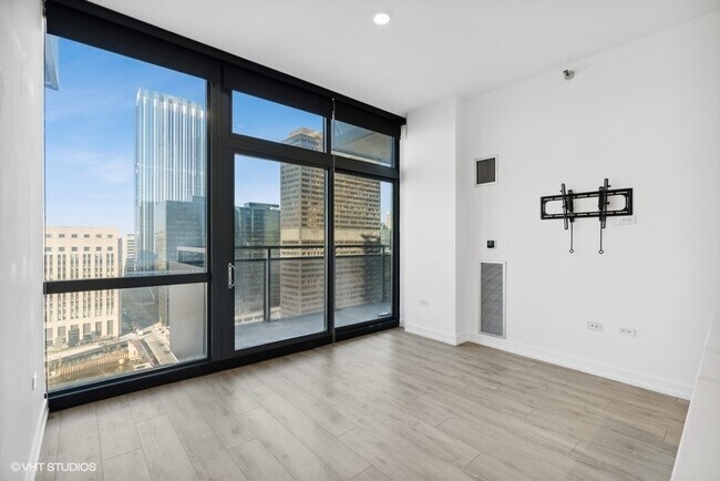 Photo - 235 W Van Buren St Unidad 2213