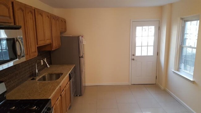 Photo - 533 N 33rd St