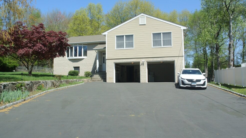 Photo - 302 Westwood Rd