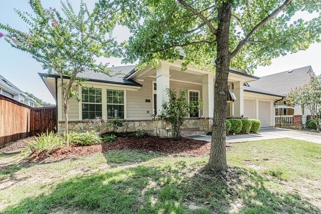 Photo - 811 Bradford St
