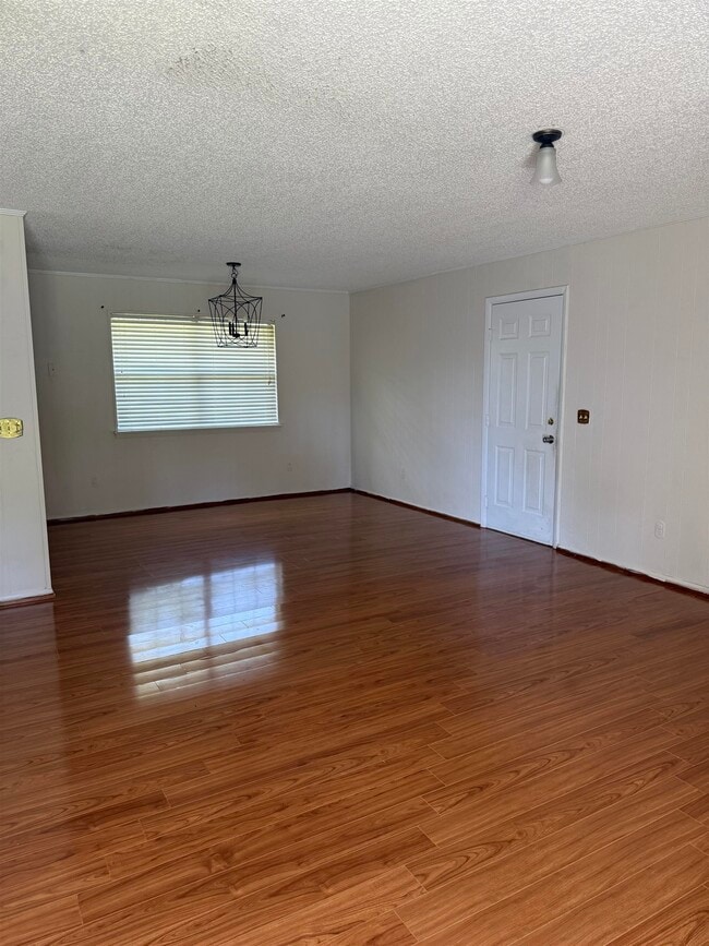 Photo - 1702 S Center St