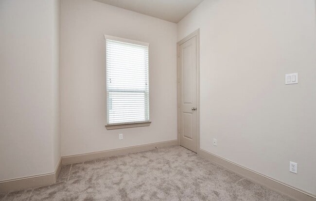 Photo - 2908 Leeland St