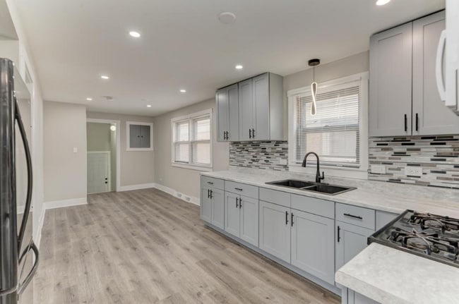 Photo - 11209 S Laflin St