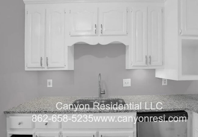 Photo - 217 Overton Rd