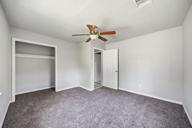 Building Photo - 1102 Johnson St
