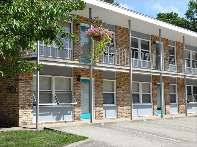 Healey Gardens - Healey Gardens Apartments