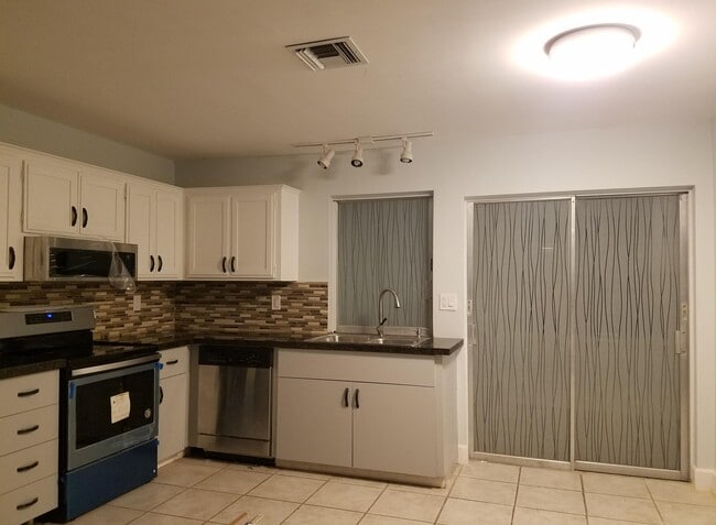 Building Photo - 1107 N 26th Ave Rental
