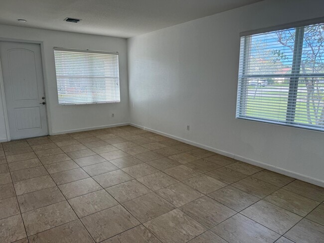 Photo - 9333 Silent Oak Cir