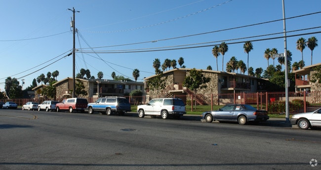 Photo - Valley Palms Apartments