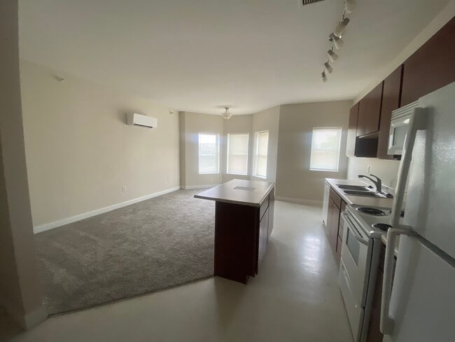 Photo - 1733 N. Meridian