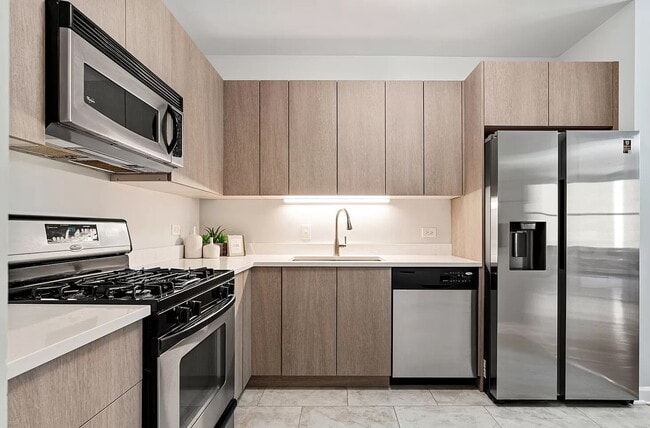 Photo - Chic 1-Bed Condo with Hardwood Floors in Prime Chicago Location!