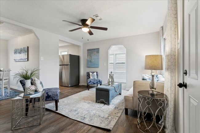 Photo - Renovated home in Heart of Hampton Roads