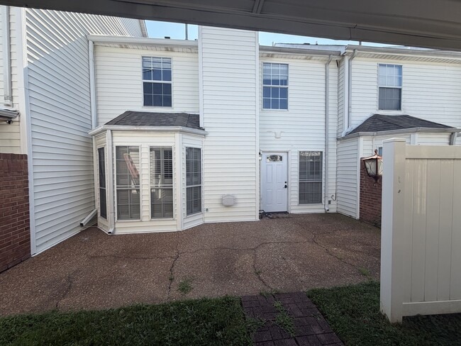Photo - 755 E Northfield Blvd