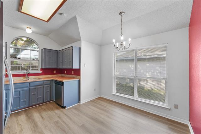 Photo - 2600 Waterloo Ln