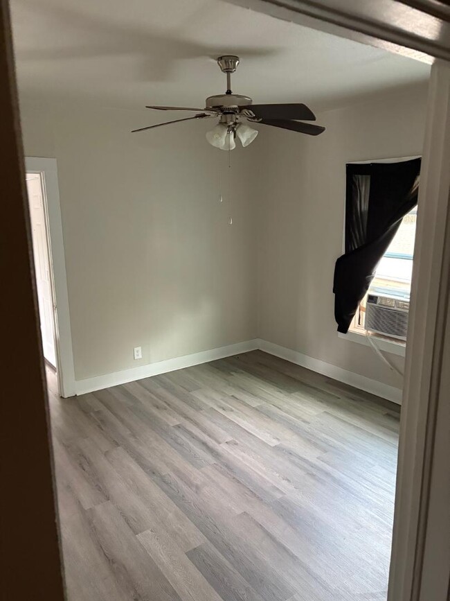 Photo - 406 S Fredonia St