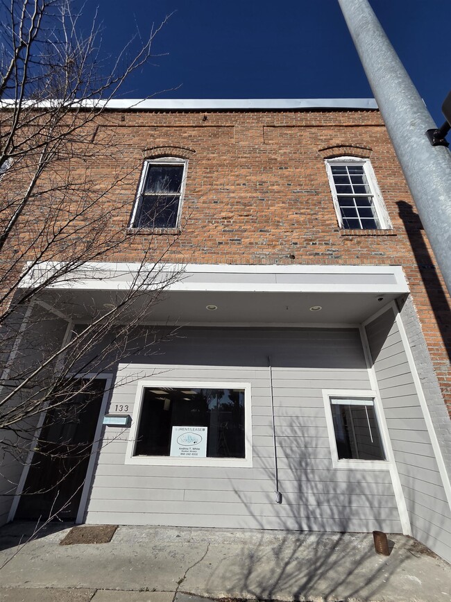 Photo - 131 N Jefferson St