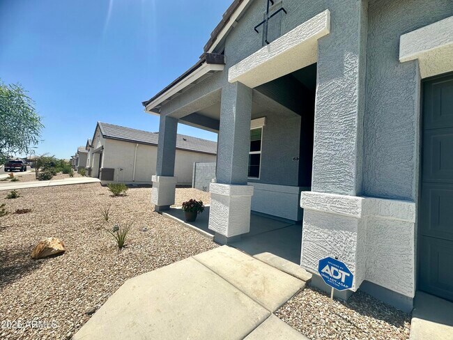 Photo - 24562 W Raymond St