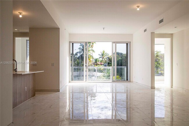 Photo - 529 SW 11th St Unit 202