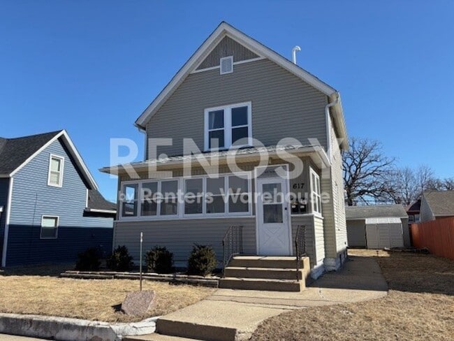 Building Photo - 617 2nd Ave S