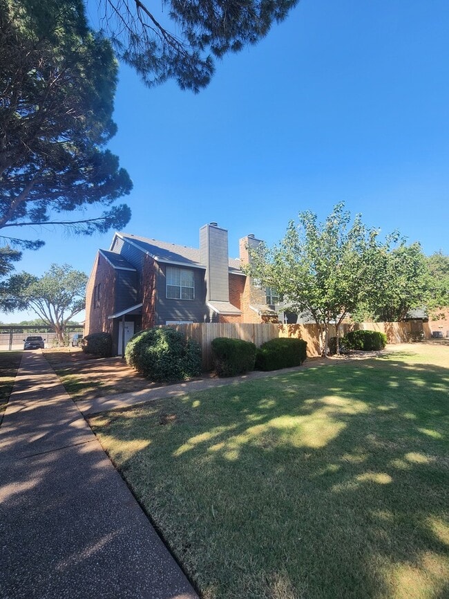 Photo - 1 bed 1.5 bath at Sagewood Condominiums, 2... Unidad 153