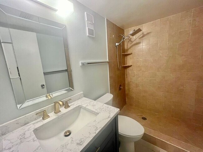 Photo - 160 Live Oak Woods Ct