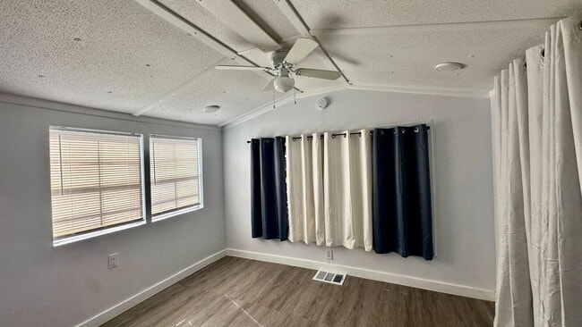 Photo - 23 Fairview Dr N