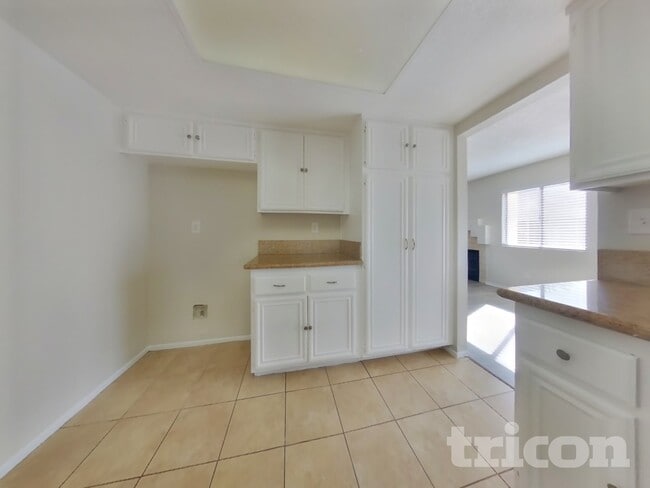 Photo - 1480 Medallion Ct