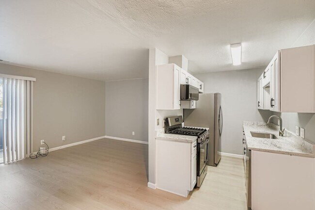 Photo - 2 Bed / 1 Bath spacious second floor condo...
