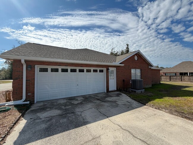 Photo - 6401 Highway 2311