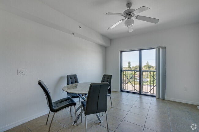 1 habitación, 1 baño - 559 pies cuadrados - Sala de estar