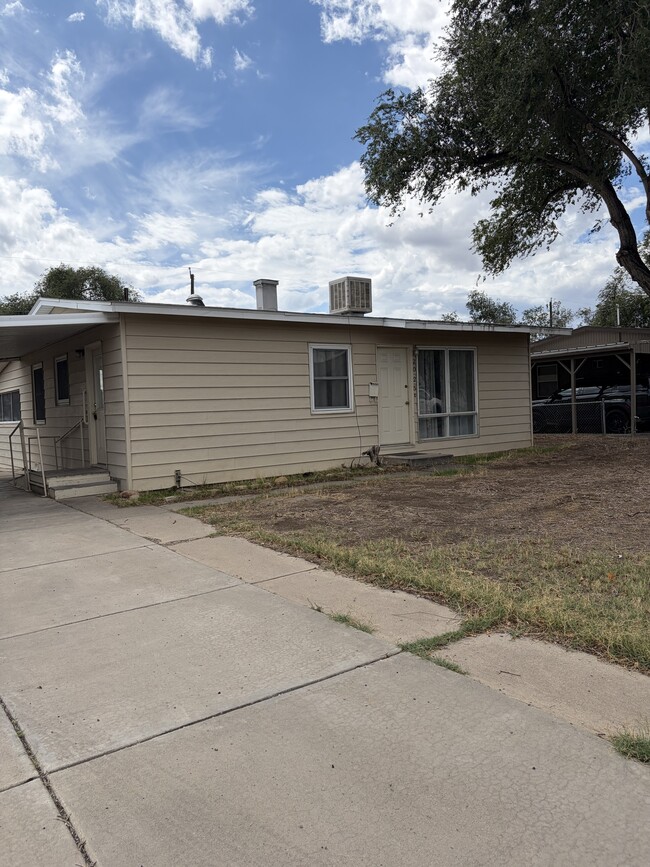 2025 Grand Ave