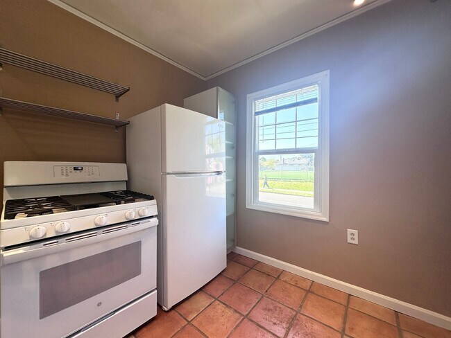 Photo - Cozy unit available, 1 Bed 1 Bath! Unit The Sycamore 5276