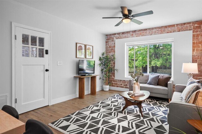 Photo - 5303 Bancroft Ave Unidad 1W
