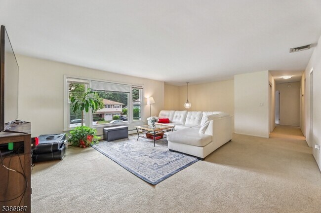 Photo - 71 Roosevelt St