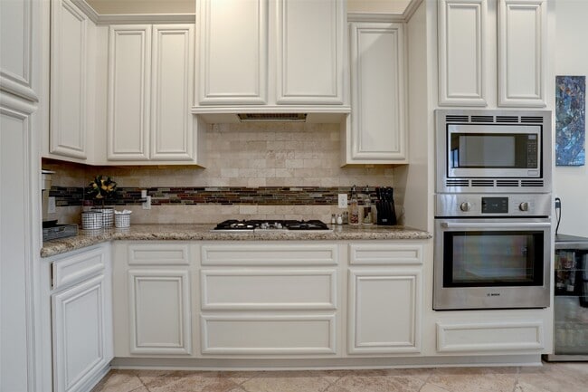 Photo - 327 Twin Timbers Ln