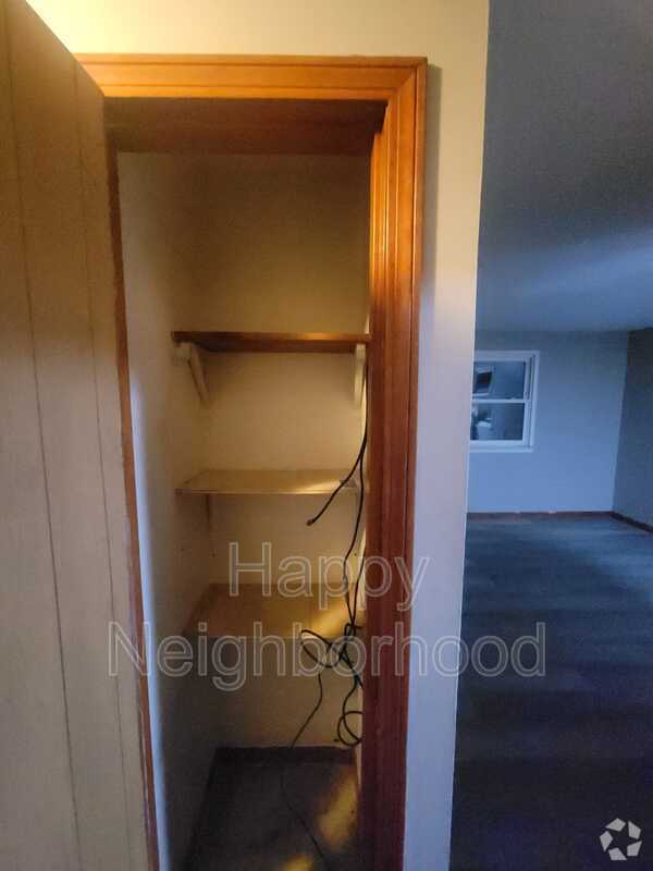 Building Photo - 451 Divinity St Rental